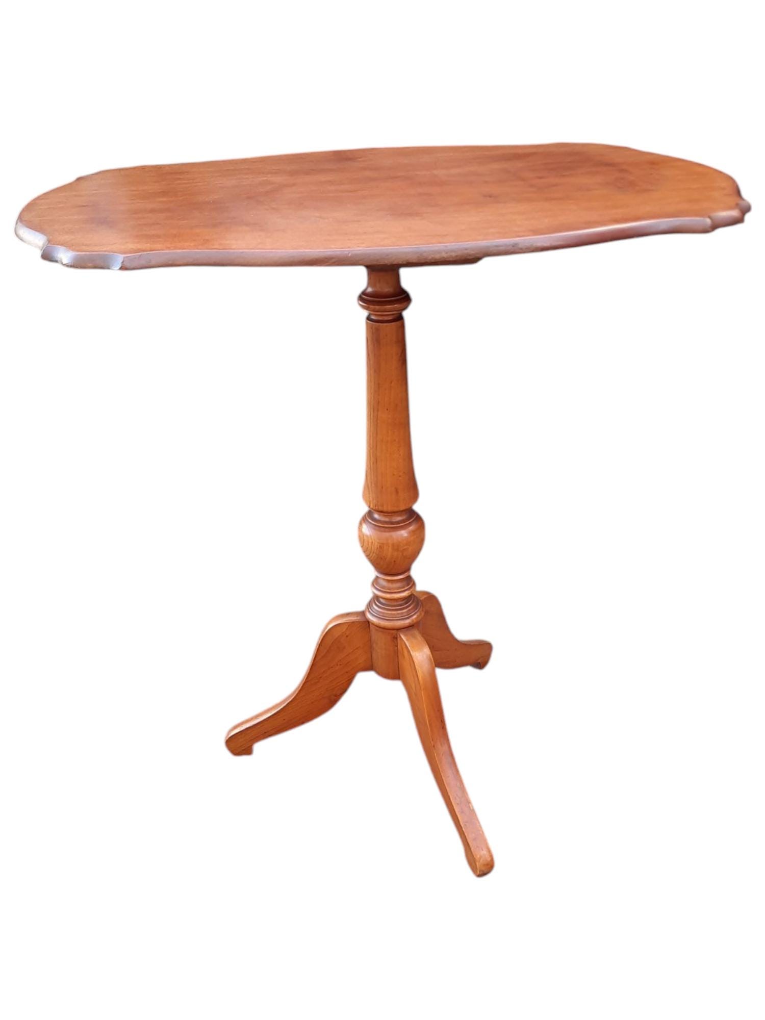 ヴィンテージ　サイドテーブル　ワインテーブル ヴィンテージワインテーブル、リビングルーム家具、サイドテーブル