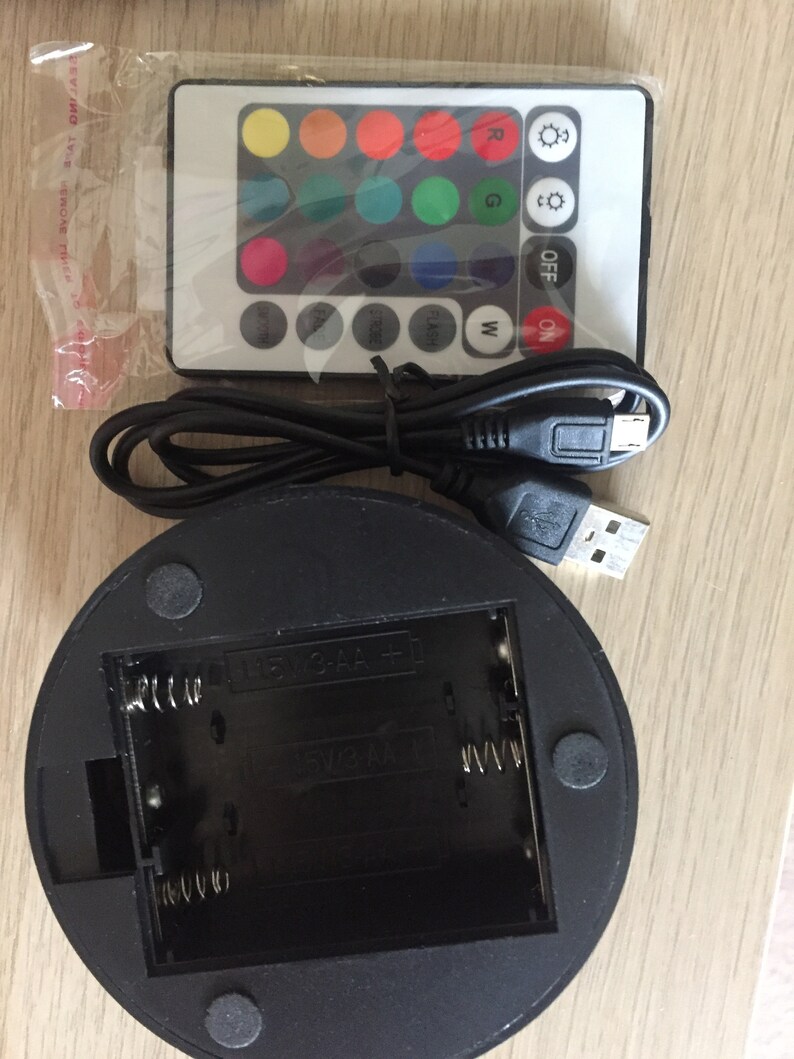 15 Colors changing LED Lamps With Remote Controller,Handmade products Etched in UK Fox 3D Illusion