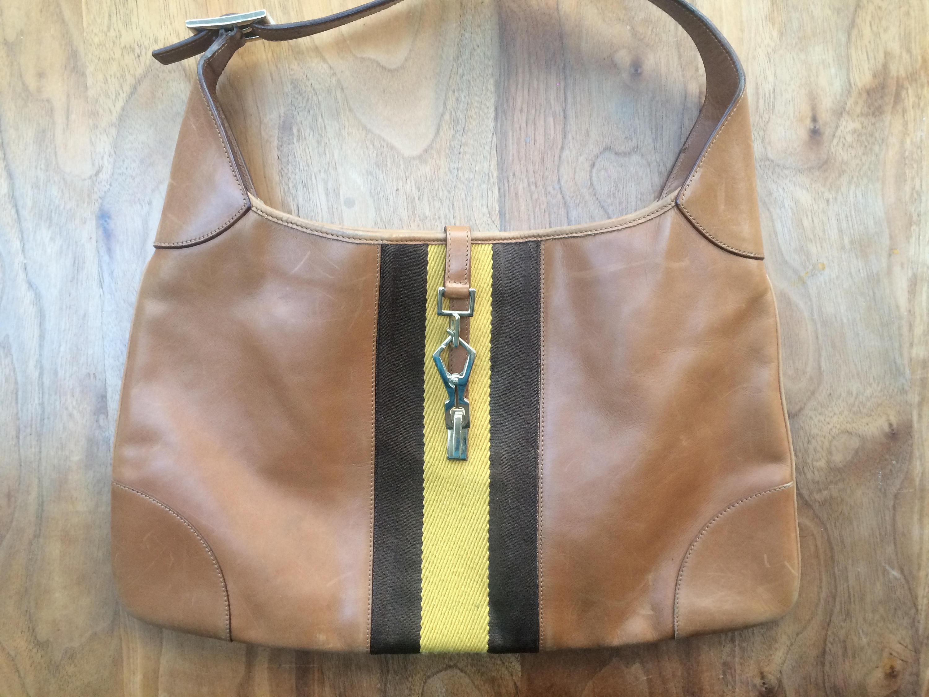tan leather gucci bolsa