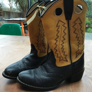 Vintage childrens stitched cowboy boots in black & yellow size 11.5 US kids UK 10.5 / EU 28 image 2