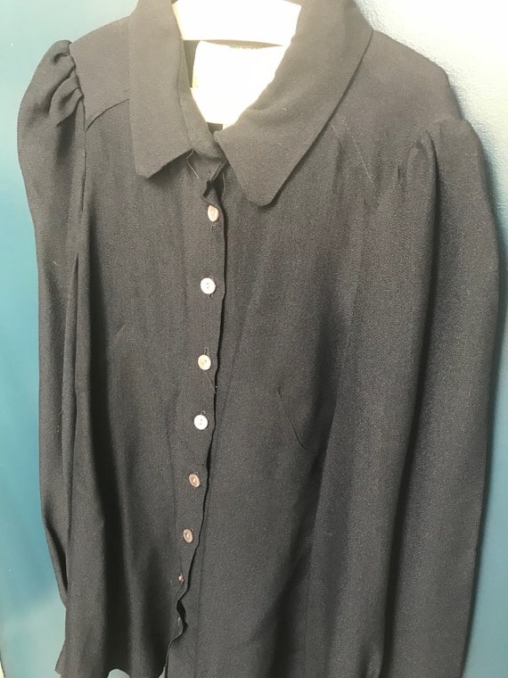 1970s Ann Reeves crepe black blouse with blouson … - image 2