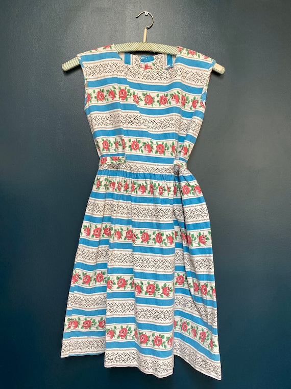 Beautiful 1950’s Rose Print Dress