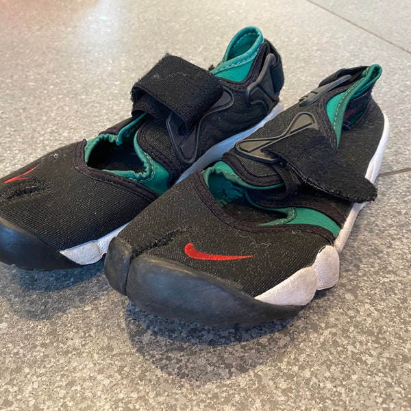 Super Rare 1996 Original Nike Air Rift Trainers in Red/Green/White and Black