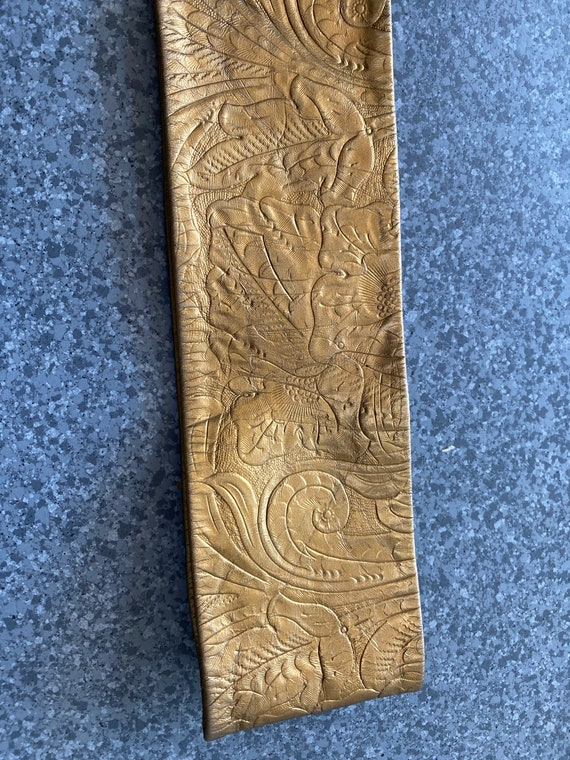 Fabulous 1980’s bronze gold embossed leather belt - image 4