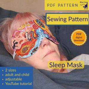 Może przedstawiać: Wzór szycia PDF na maskę do spania. Wzór zawiera dwa rozmiary, dla dorosłych i dzieci, i jest regulowany. Na zdjęciu widać osobę noszącą kolorową maskę do spania z wzorem inspirowanym sztuką aborygeńską. Widoczny jest również tekst "PDF do pobrania cyfrowo" i "Maska do spania".