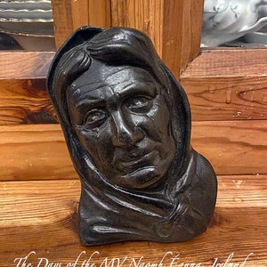 Old Irish Turf &quot;&quot;Woman of Aran&quot;&quot; geschnitzter Kopf Wandbehang.&quot;
