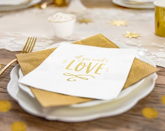 Tout ce dont vous avez besoin est des serviettes en papier d’amour, des décorations en papier doré Vaisselle, des cadeaux de fête de poule de mariage de saint-valentin fiancés