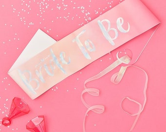 Bride to Be Sash, Pink Hen Party Sashes, Enterrement de vie de jeune fille, Douche nuptiale, Team Bride, Floral Bachelorette Sashes, Gift, Hen Do