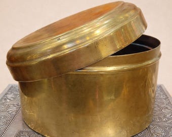 Large brass box Ø 20 cm India – Vintage storage box with lid, brass box, ethnic decoration, jewelry box