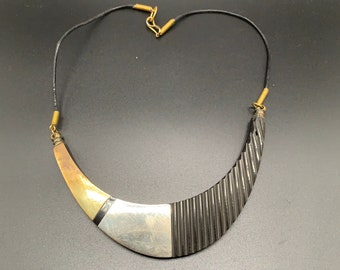 Handmade natural water buffalo horn necklace, handcrafted in India