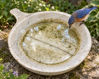 Baño para pájaros antiguo, Ø 40 cm, hecho de mármol macizo claro, cuenco de piedra natural patinada, bebedero para pájaros, objeto de jardín, bebedero para pájaros de jardín vintage, pieza única