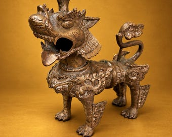 Escultura del Guardián del Templo del León, 30x27x12 cm, peso 5 kg, bronce macizo, hecha a mano en Nepal, cuerpo y cabeza de león expresivos, pieza única