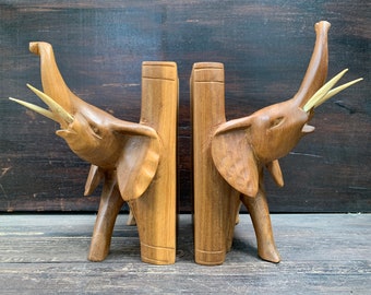 Beautiful bookends with elephants made of Sawo wood, hand carved from Kenya (collector's item)