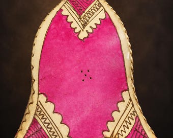 Lámpara de mesa marroquí con henna, aprox. 28 x 18 cm, de piel de cabra, rosa, hecha y pintada a mano con henna, estructura de hierro negro, estilo vintage.