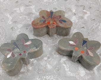 Caja de regalo con forma de mariposa e inserto