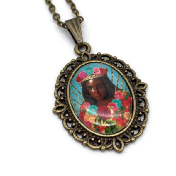 Saint Sara medallion necklace