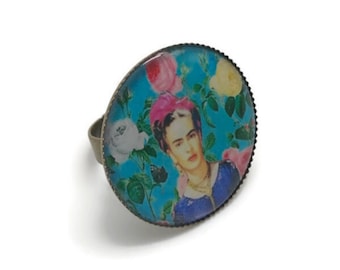 Frida Kahlo round cabochon ring
