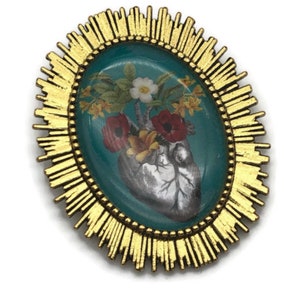 Broche ovale cabochon Coeur fleuri, Ex Voto image 4