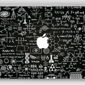 Puede incluir: Una piel para portátil negra con fórmulas científicas, diagramas e ilustraciones blancas. La piel presenta una variedad de conceptos científicos, incluyendo física, química, biología y matemáticas. La piel también incluye un logotipo de Apple blanco.