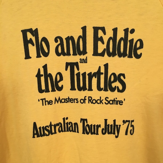 RaRE Vintage 70's FLO and EDDIE & The TURTLES T-S… - image 2
