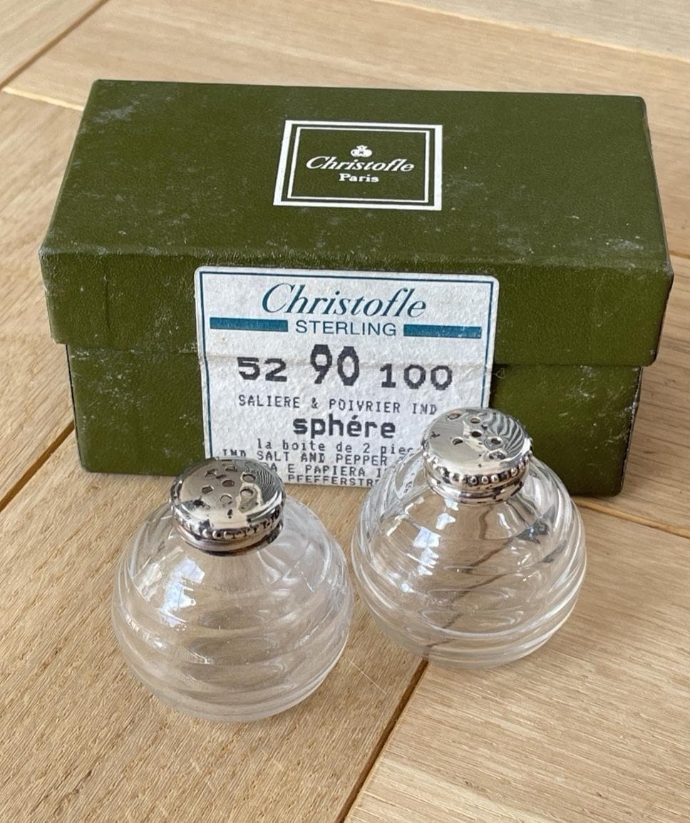 Salières, Poivrières Et Moulin