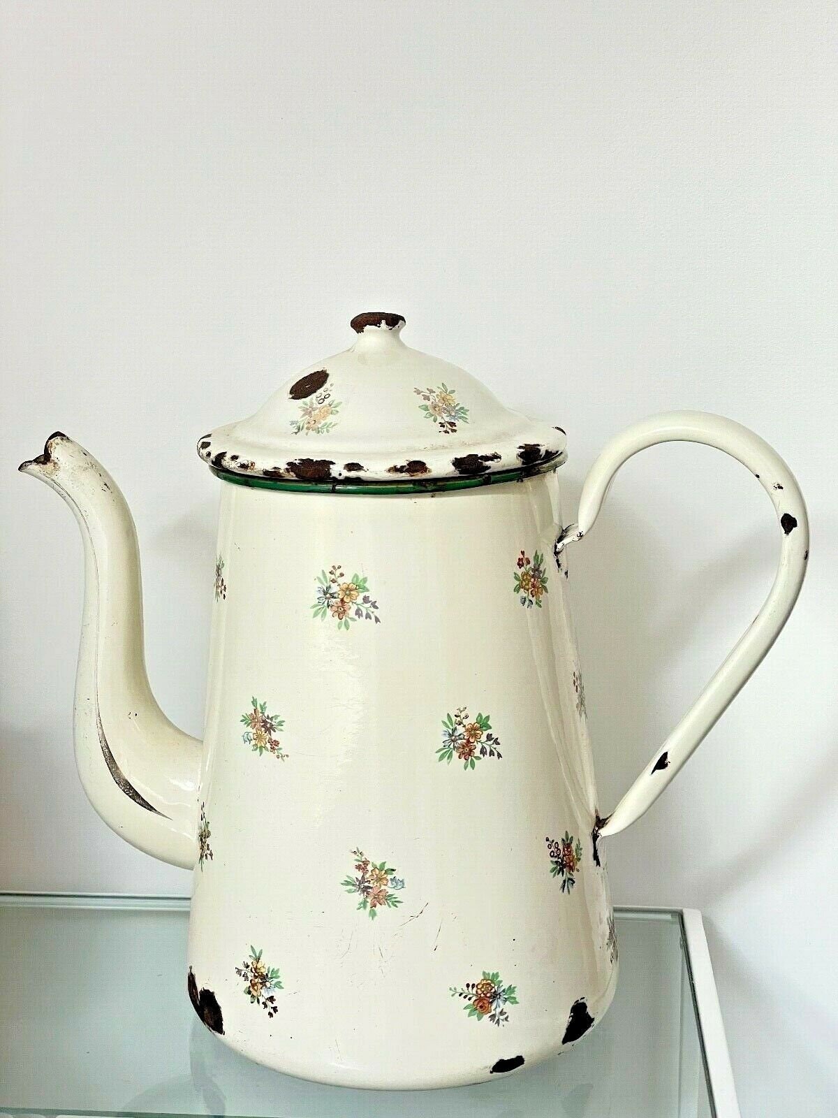 Jolie Cafetière Émaillée Ancienne à Décor de Fleurs - Tons Crème