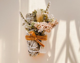 Salvia blanca sahumeria + selenita + flores secas