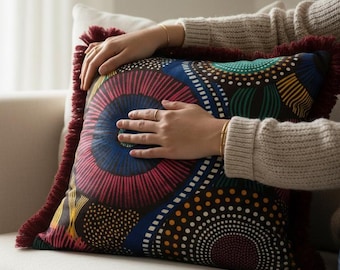 Bunter abstrakter runder Kissenbezug mit Fransen | Boho Akzent Kissen | Modernes Tribal Dekokissen