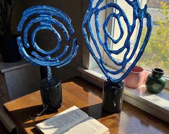 Kobalt Blaues Abstraktes Skulpturen-Paar | Zeitgenössische Kunst Objekte | Moderne Innendekoration