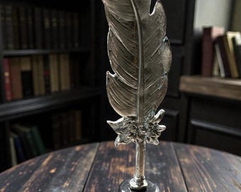 Silberne Feder-Skulptur | Moderne Kunst Dekor | Eleganter Wohnakzent