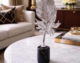 Metallische Blatt-inspirierte Skulptur | Zeitgenössische Innendekoration | Raffinierter Tischakzent