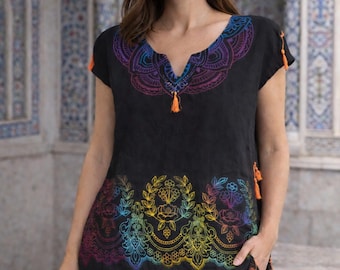 Gesticktes Mandala-Muster Schwarzer Baumwoll Poncho, Boho Sommer Top für Frauen, Quaste Saum Shirt