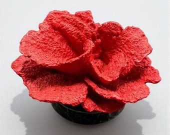 Handgemachte rote abstrakte Blumen-Skulptur | Moderne Kunst Dekor | Statement Home Akzent