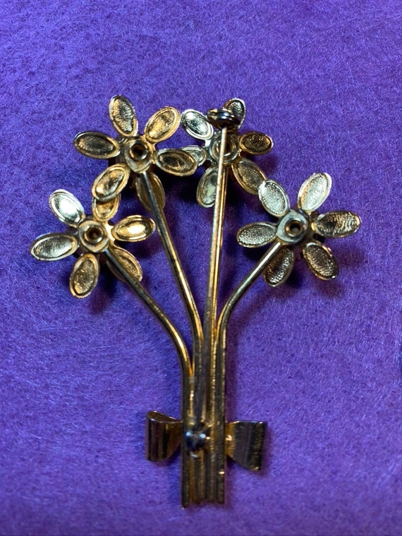 Vintage-Kitchy bouquet brooch - image 3