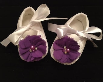 White Lace Baby Shoes - White Shoes with Purple Flower Accent - Flower Girl Baby Shoes - Baby Dress Shoes