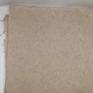 CARTA DI RISO DI CANAPA. aspetto antico, colore naturale, ideale per calligrafia e scrapbooking inviata piegata, 38 cm x 24 cm