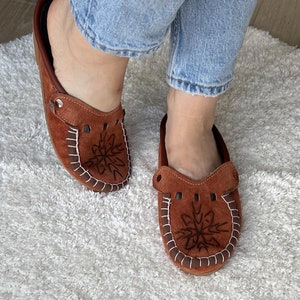 Traditional Ukrainian Brown Suede Slippers, Unisex Design, Made in Ukraine, Hutsul Souvenir, Summer Slippers