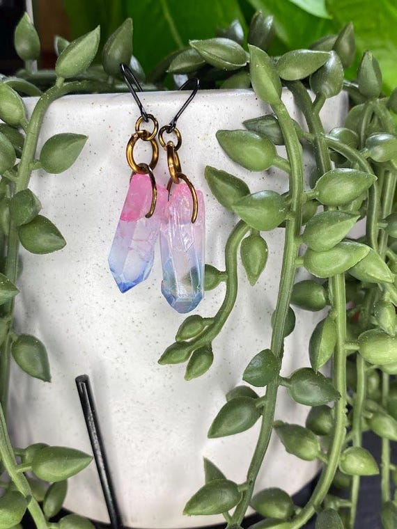 Trans Pride Blue Pink Quartz Point Earrings Hammered top Silver/Steel/Copper/Bronze/14K Gold 14K Rose Gold/Niobium Transgender Pride