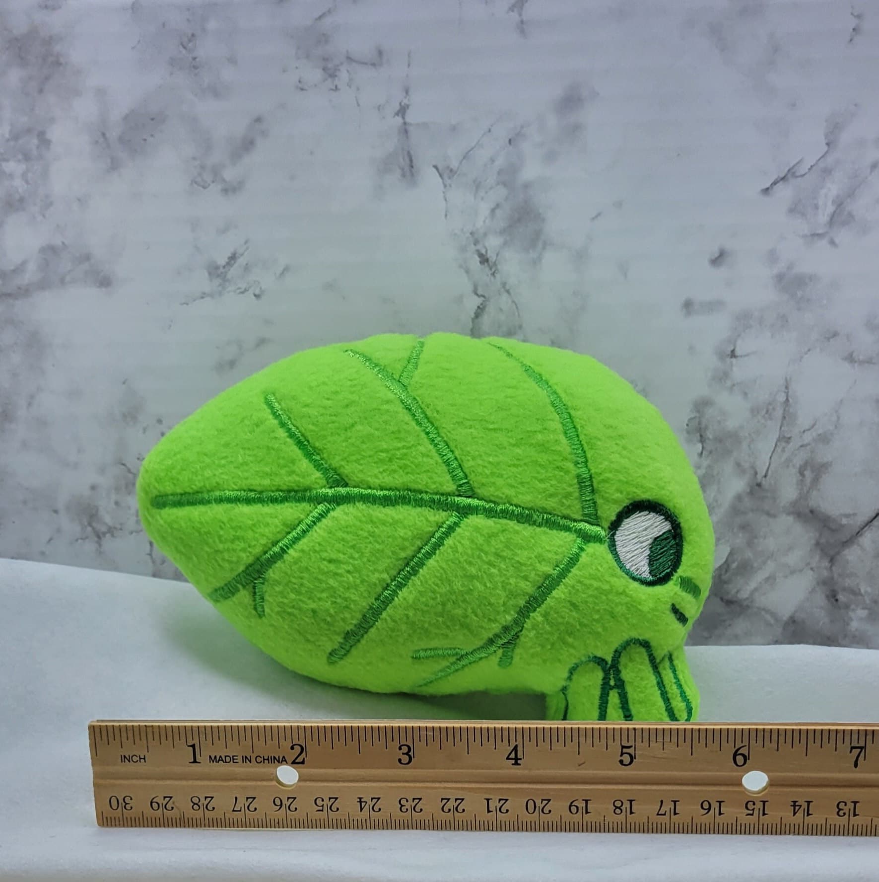 ぬいぐるみ Leaf 5up Leafling #6 (9in) – Youtooz Collectibles