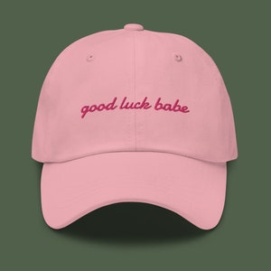 Czapka z haftem Good Luck Babe | Czapka taty | Rozrywka