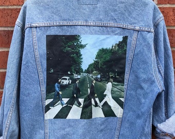 1980’s retro vintage “The Beatles ” print denim jacket.