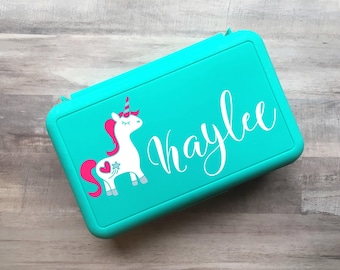 Einhorn-Bleistift-Box, personalisierte Bleistiftbox, Geschenk zum Schulanfang, Crayon Box, Kinder Schulbedarf Box, personalisierte Name Federmäppchen