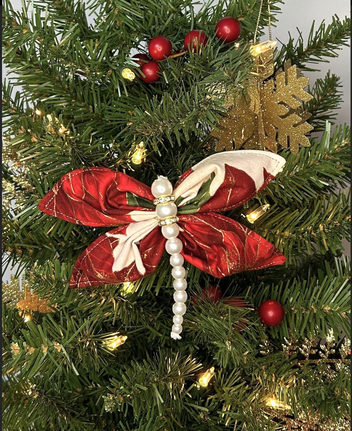 J. Minnis Designsによるクリスマストンボオーナメントのパターン