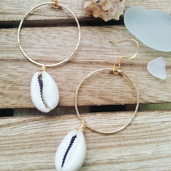 Cowrie Hoops| Cowry Hoop Earrings| Medium Hoops| Gold Jewelry| Cowrie Shell Jewelry| Minimal Cowry Hoop| Hoop Earring with Cowrie Shell