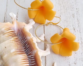 Puakinikini Flower Earrings | Twisted Hoops | Hawaiian Flower Earrings | Gold