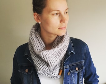 Chunky cowl, knitted cowl, hand knit cowl, bulky cowl