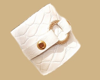Wide White Crocodile Embossed Leather Corset Cuff Bracelet  display picture 2
