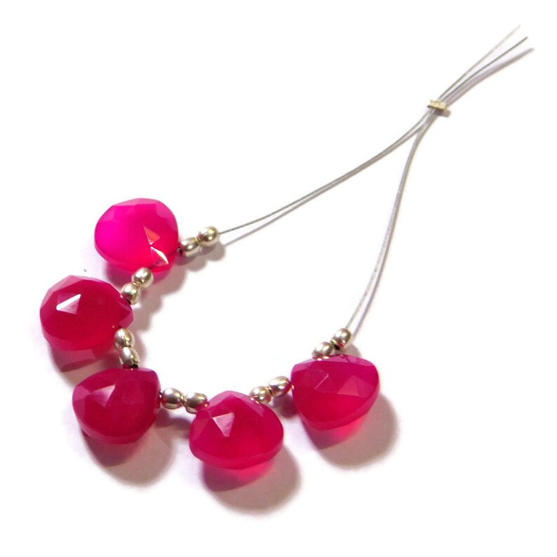 TO-28 AAA Natural Hot Pink Chalcedony Briolette Handmade Faceted Heart Briolette Side Drill Beads 10x10mm 5 Piece Set