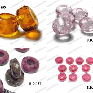 Puede incluir: Surtido de cuentas de vidrio facetadas en varios colores, incluyendo ámbar, rosa y rojo rubí. Las cuentas son todas redondas y tienen un agujero en el centro para enhebrar. Las cuentas están etiquetadas con los códigos de producto B.D. 165, B.D. 166, B.D. 167 y B.D. 168.