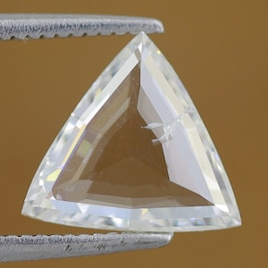 Diamante natural suelto de talla triangular de 1,51 quilates, color Fancy FG, mejor claridad SI, 8,9 x 8,8 x 2,2 mm, talla rosa triangular